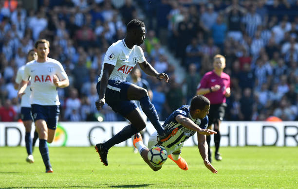 灯光下闪闪 灯光下闪闪